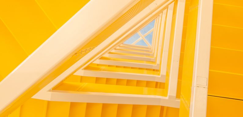 Vælg en dekorativ og holdbar trappe, du kan have i mange år